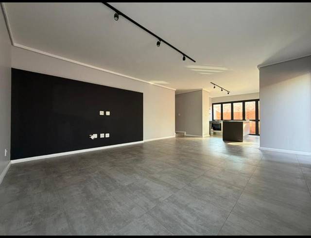 3 BEDROOM PROPERTY TO RENT IN MENLO PARK